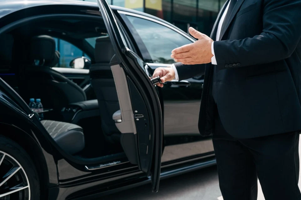 Mercedes Limousine mit Fahrer