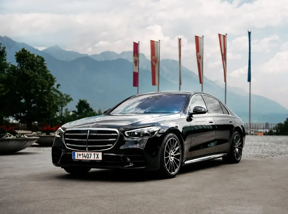 Luxurious Mercedes S-Class Vip Taxi