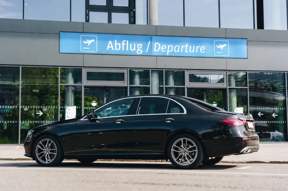 Mercedes E-Klasse für einen privaten Limousinentransfer von Innsbruck ins Ötztal