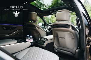 Komfortable Innenausstattung des Taxi 6020 Innsbruck